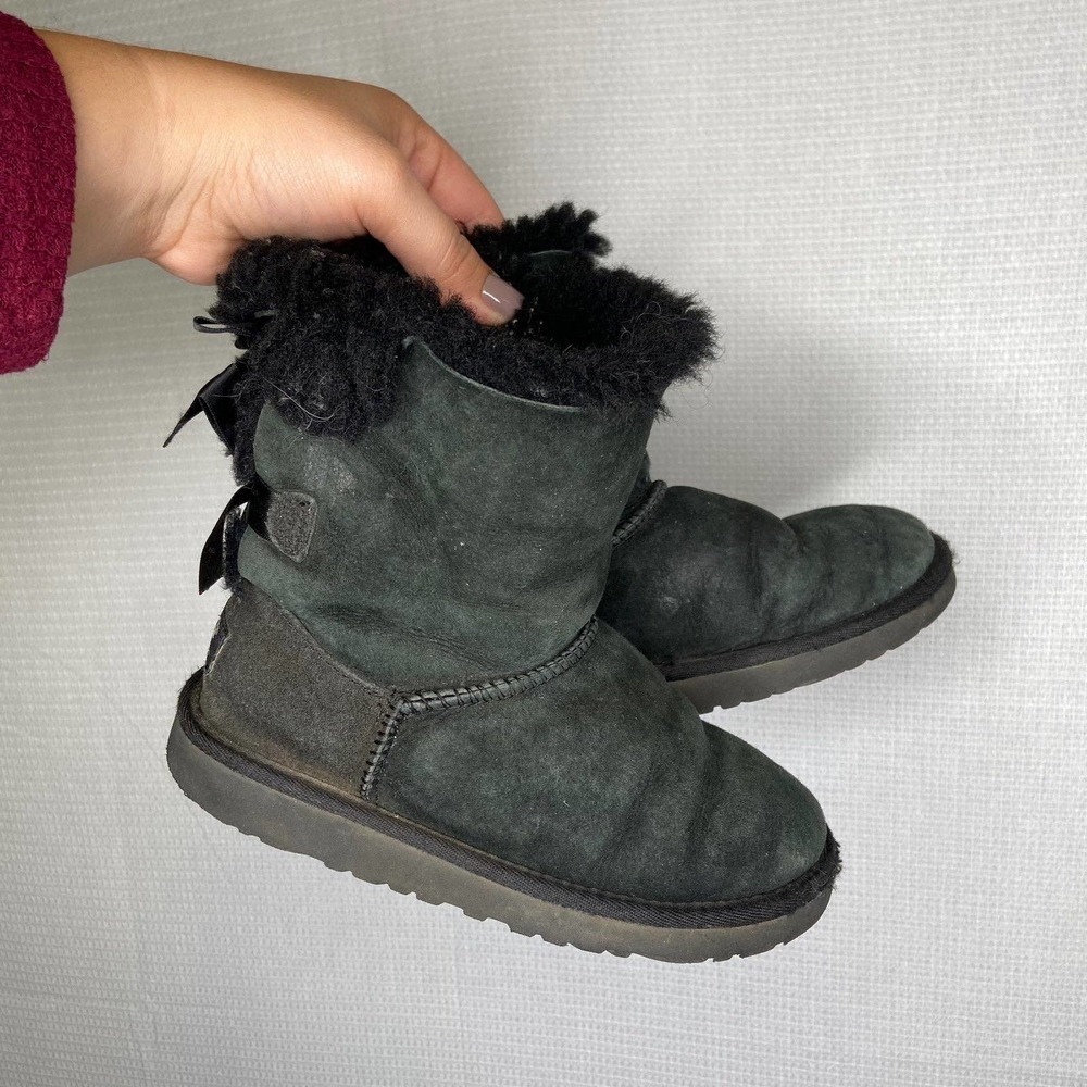 UGG Australia Kids Size 2 Black Suede Bow Back Winter Boots Girls Size Unknown‎
